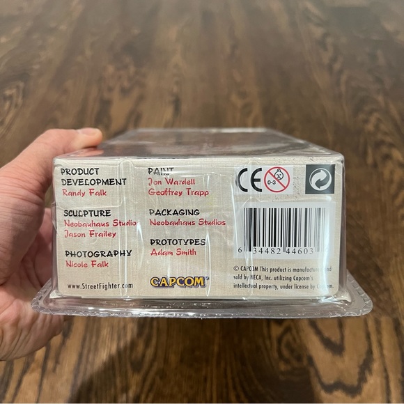 NECA Capcom Street Fighter IV Fighting Game - Ken Action Figure - Picture 3 of 9